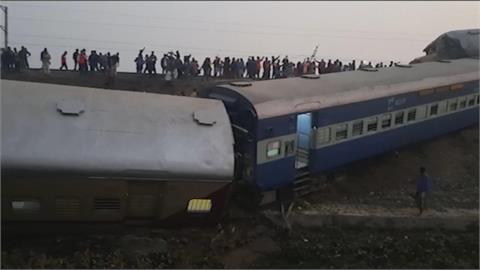 印度火車出軌5車廂翻覆　至少4死50傷