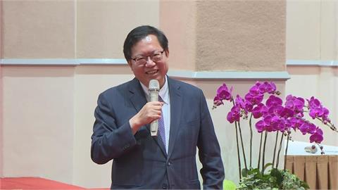 就業歧視？桃園某餐廳店員與鄭文燦合照竟「慘被辭退」　當事人發文轟「荒唐」