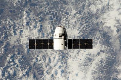 太空突傳「30奈秒強烈短波」外星人來電？科學家震驚：是一顆1960年的死衛星