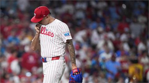 MLB(影)／費城人球迷不忍了！單局被道奇打4分「噓聲滿天飛」疑似不滿調度