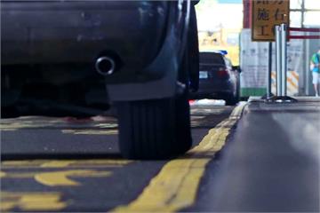 桃機「電眼」逮違停 遏止白牌車搶客亂象