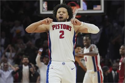 NBA(影)／活塞一哥紀錄夜還飆進準絕殺三分　隊友盛讚：年度陣容無須討論