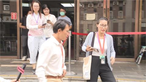 快新聞／謝幸恩請辭記者！黃國昌稱看聲明很感動　他開嗆「有人幫忙背鍋」