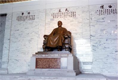 快新聞／勿忘歷史！解嚴時間將超過戒嚴　台灣基進籲：停止供奉兩蔣