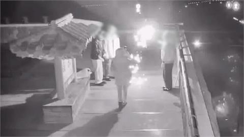 看直播網友炸鍋！　武嶺「鏡頭君」前4人點燃仙女棒