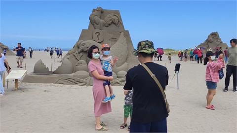 苗栗災後喜迎觀光財！　　鐵道自行車、沙雕藝術節湧人潮