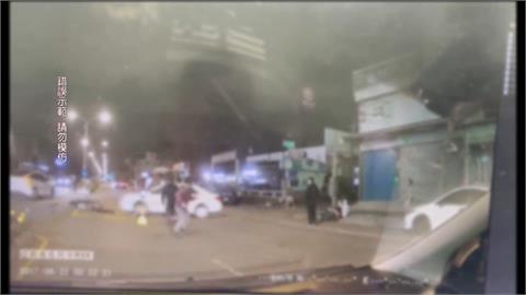 精神不濟？7旬男開車擦撞機車　又倒車輾騎士