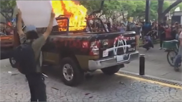 抗議警暴卻變調 墨西哥警察被澆汽油點火