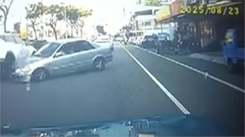 高齡車禍又一樁！　苗栗85歲翁暴衝車道撞2車