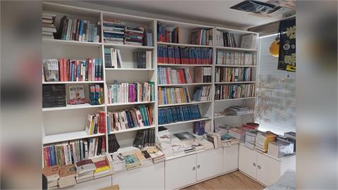 快新聞／銅鑼灣書店清倉退租！林榮基親挑書籍「自由定價」　未來動向曝光