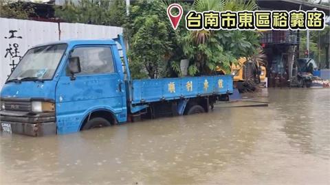 豪雨狂炸南台灣「一片紫紅」　各地積淹水災情一次看