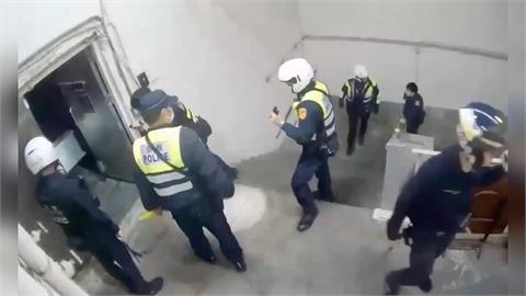 警察追張文到頂樓後他墜地身亡！「為何不用槍」網點1狀況：翻翻案例