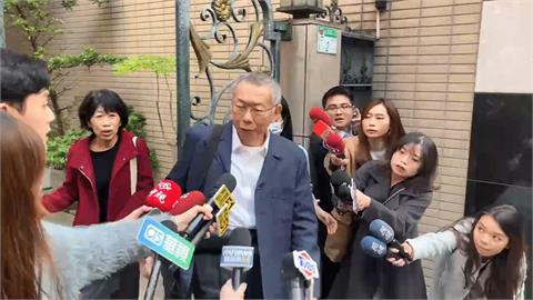 快新聞／柯文哲返家半小時換西裝再出門　驅車赴新竹探望病父