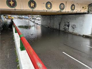 大雨不斷！中壢中新地下道抽水馬達故障 暫時封閉