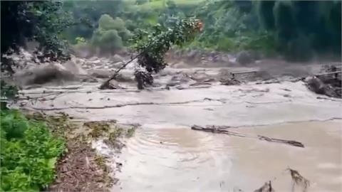 秘魯雨季釀災土石流斷跨國公路　23名外國遊客一度受困