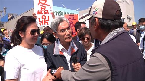 綠能公司建焚化爐　福寶村長向環境部長下跪陳情