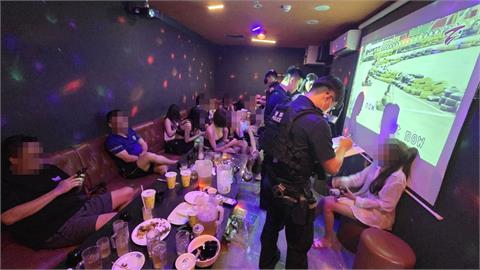 快新聞／桃警雷霆掃蕩KTV、酒店　逮捕21名外籍陪酒女子
