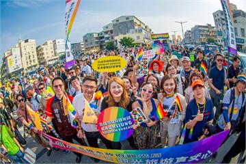 2025高雄同志大遊行吸3萬多人上街 市長初選綠委全現身