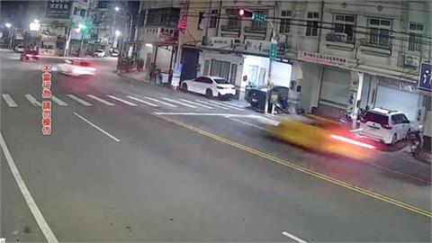 囂張！雲林改裝車「集體飆車、闖紅燈」　居民投訴多年仍未改善
