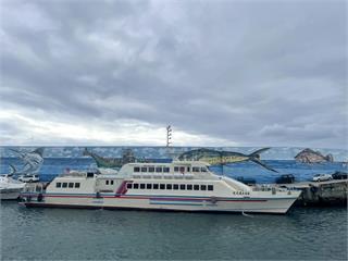 快新聞／東北季風影響海象不佳風浪大 3日台東往返蘭嶼船班全取消