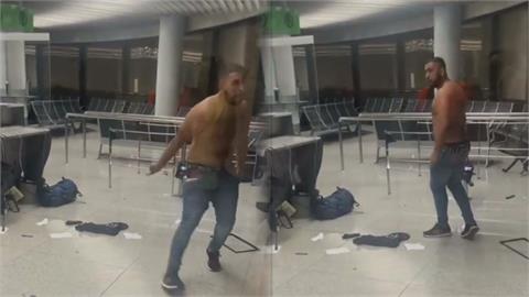 攻擊地勤、摔爛櫃台！摩洛哥醉男錯過飛機暴走　裸上身大鬧西班牙機場