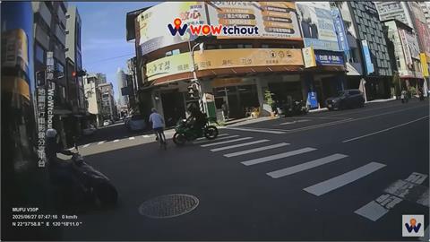 高雄86歲翁騎腳踏車闖燈！　遭黃牌重機撞飛送醫不治