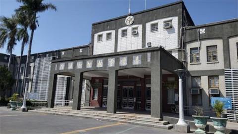 遭惡鄰捅傷「當事狗」被傳喚！這1舉動「法官超無奈」判持刀男無罪