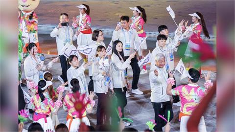 亞沙運／閉幕典禮沙排女將龔詩雯掌旗！台灣代表團19人出席本屆斬獲1銀4銅
