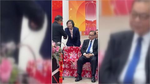 竹縣新春團拜冷冰冰　徐欣瑩、陳見賢同台「零互動」