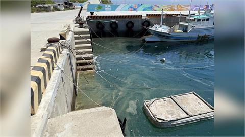 望安鄉花嶼發電廠地下油管破裂　柴油外洩污染海面