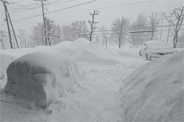 【有片】北海道札幌創下單月最高積雪量 列車停駛7千人露宿機場