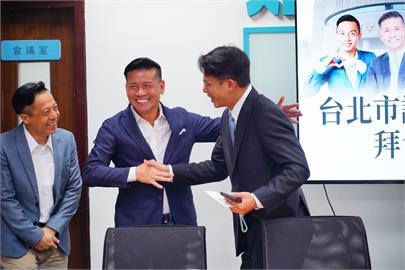 快新聞／藍白哥倆好？藍北市議長親邀0705反罷免造勢　黃國昌點頭了