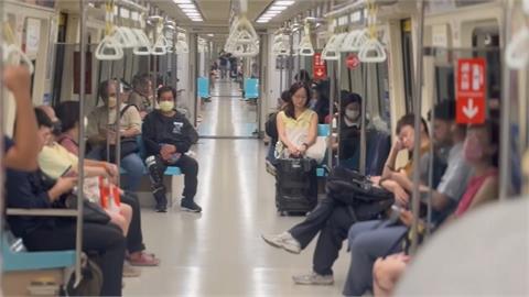 北捷立柱遭拆釀禍？　高齡翁搭車"站不穩倒地"送醫