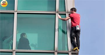 蹲101窗台拍霍諾德遭公審！當事人道歉還原始末　網友送暖「超Q同框照」