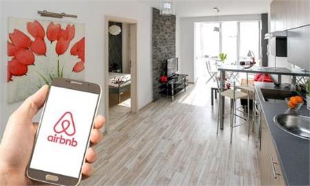 Airbnb大砍30%總公司約聘員工　否認將繼續擴大裁員