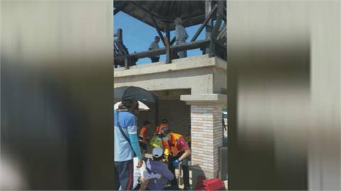 澎湖景區護欄倒塌5遊客摔落　幸下方為沙攤傷者皆無大礙