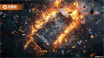 嚇!台鐵區間車內「行動電源爆炸起火」驚悚畫面曝光