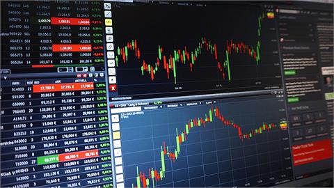 美國第一季GDP報告出爐「下滑0.3％」　美股3大指數開低