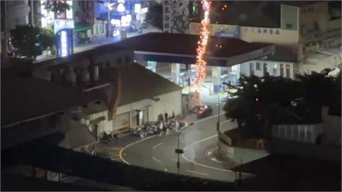 快新聞／高雄漢堡店「霹靂啪啦炸開」！　竟是六旬婦放炮誤射進店內悲劇了