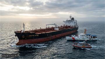 南韓仁川外海油輪起火釀2死　海警救出其餘16名船員