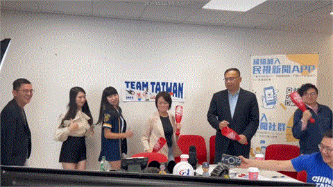 12強賽獨家／就是挺台灣隊！王義川揪這3人「集體嗨跳三振舞」畫面曝光