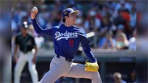 MLB(影)／佐佐木朗希熱身賽1.1局狂飆3K！這「402轉魔球」美媒狂讚誇張