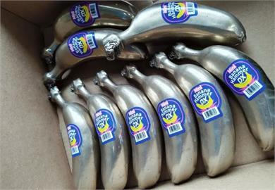 這東西有人買？日本超奇葩「鋼鐵香蕉」是什麼？廠商示範真實用途：全球市佔率第一