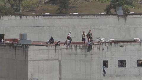 不滿警方掃蕩？厄瓜多爆囚犯挾持事件　6座監獄57名獄警遭俘虜