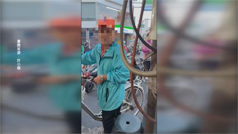女子路見不平拿手機錄影　反被腳踏車阿伯牽車撞