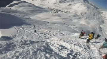 驚悚！阿爾卑斯雪崩 滑雪客遭埋全都錄