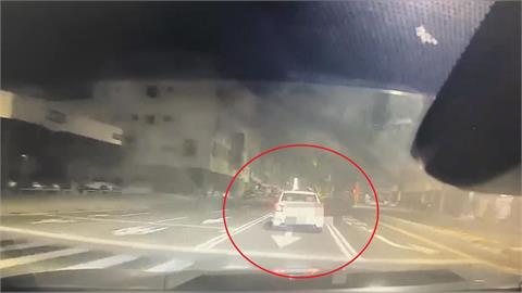 又是毒駕！台南女吸毒上路　拒檢闖燈逆向自撞翻覆