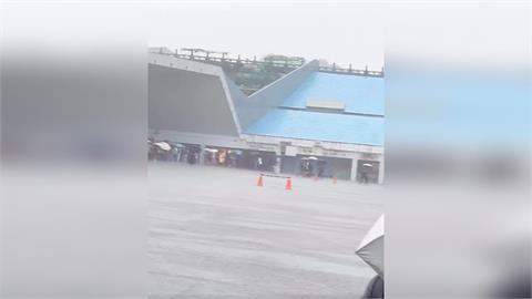 最新／大雷雨炸北台！花博園區、中山站積水　民眾驚呼：救命喔
