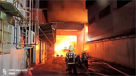 快新聞／桃園龍潭工廠陷火海1人送醫　21車42消防員急灌救