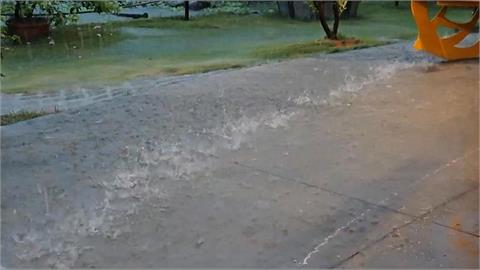 雨神降臨！10縣市豪大雨特報　下班記得帶傘
